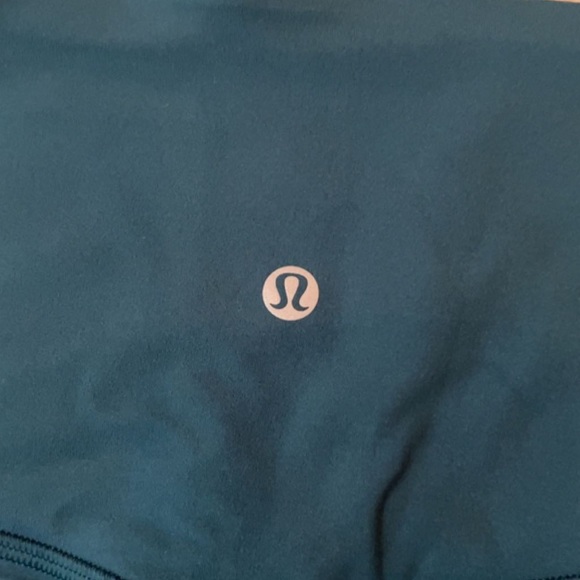 Lululemon Mini Flare Size 6 - Picture 4 of 4